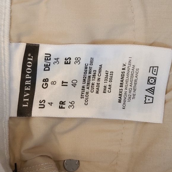 Liverpool Avery Crop in Atrium White with destruction - Picture 15 of 16